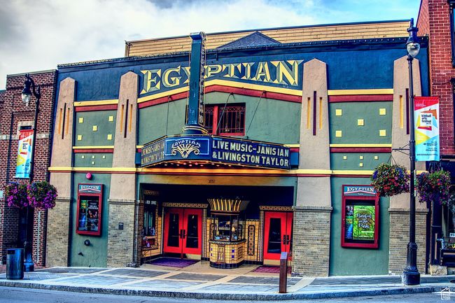 View of commercial location | Image 30
