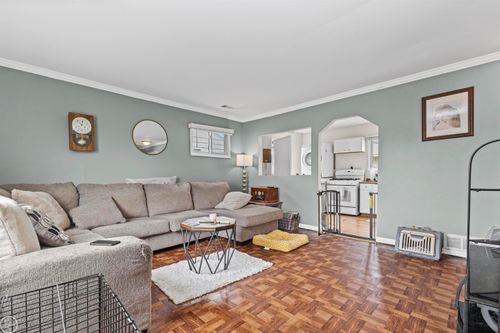 28311 Waverly St, Roseville, MI, 48066-2443 | Card Image