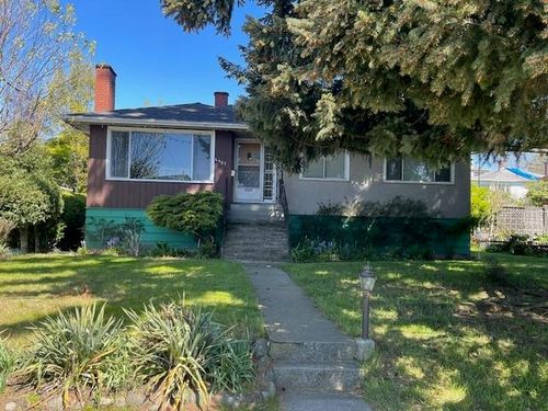 4457 Watling St, Burnaby, BC, V5J1V6 | Card Image