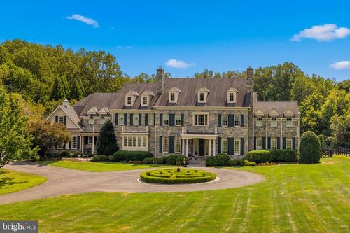 1205 Towlston Rd, GREAT FALLS, VA, 22066-2216 | Card Image