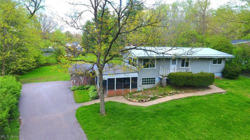 7620 Birchmont Dr, Chagrin Falls, OH, 44022-3971 | Card Image