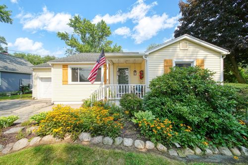 219 Bender St, Jackson, MI, 49202-2709 | Card Image