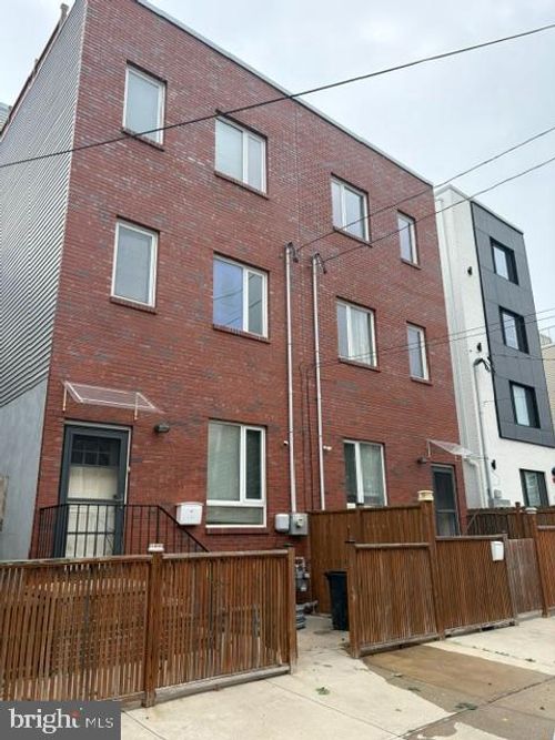 667 N 35th St, PHILADELPHIA, PA, 19104-1942 | Card Image