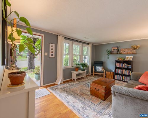 1234 Holmes Ave, CHARLOTTESVILLE, VA, 22901-3725 | Card Image