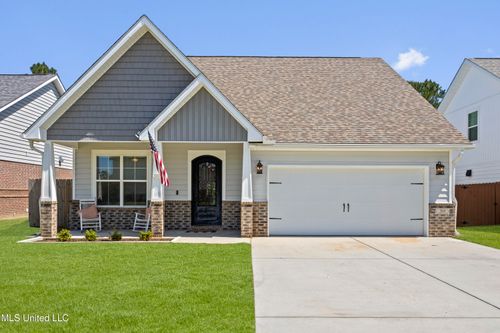 209 Madison Place Dr, Ocean Springs, MS, 39564-5962 | Card Image