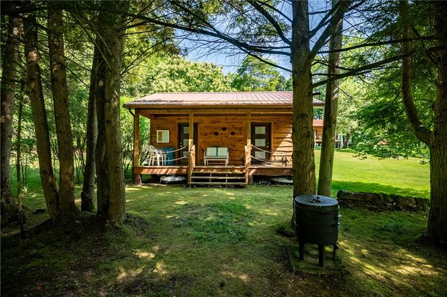 Bath house with deck | Image 22