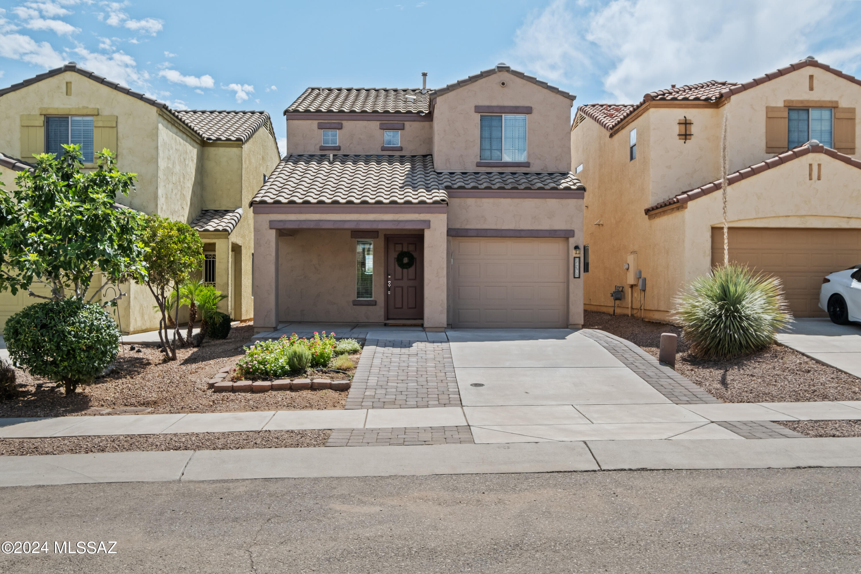 Camino Vallado , Sahuarita, AZ 85629
