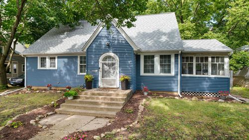 708 W Washington St, Oregon, IL, 61061-1520 | Card Image