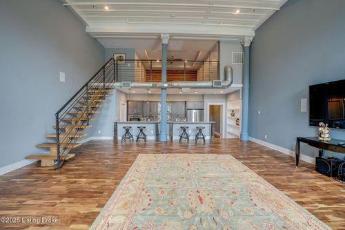 unit-104-415 E Market St, Louisville, KY, 40202-0901 | Card Image