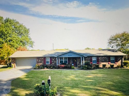 1107 Hillandale Dr, Tuscumbia, AL, 35674-4003 | Card Image