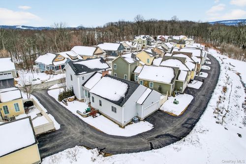 32 Cowdrey St, Warwick, NY, 10990-3567 | Card Image