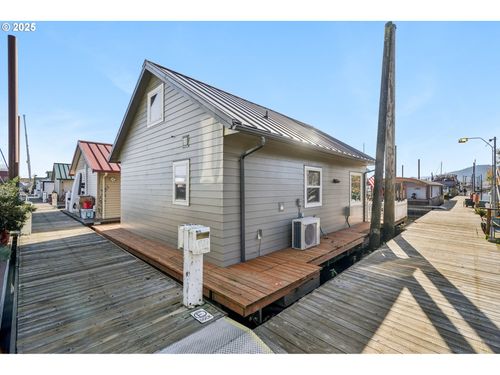 e-1-34326 Johnsons Landing Rd, Scappoose, OR, 97056-4423 | Card Image