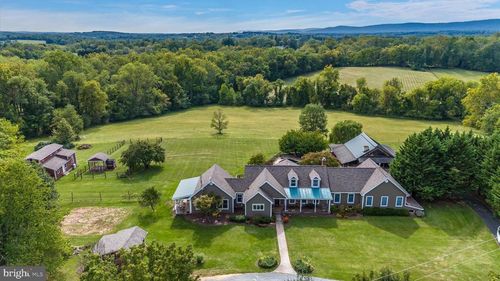 40625 Tankerville Rd, LOVETTSVILLE, VA, 20180-2252 | Card Image