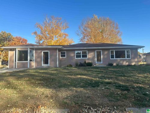 416 Willow St, Aurelia, IA, 51005-7756 | Card Image