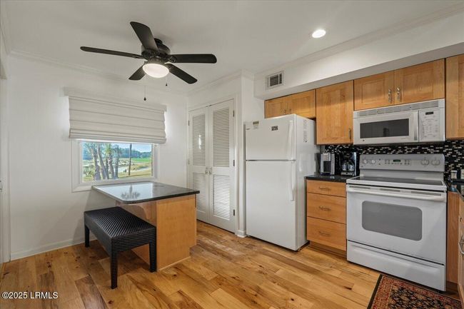 724 N Hampton Ct, Condo with 3 bedrooms, 3 bathrooms and null parking in Fripp Island SC | Image 6