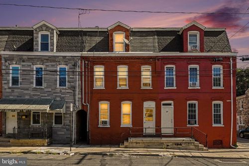 19 New Dorwart St, LANCASTER, PA, 17603-5201 | Card Image