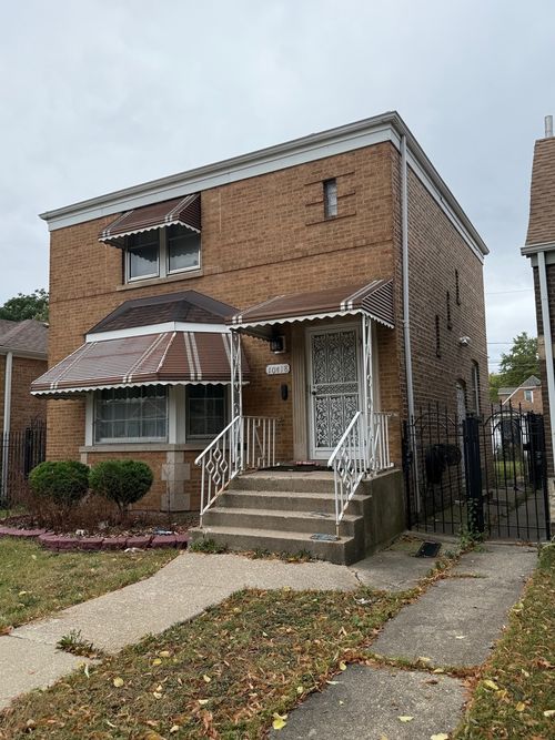 10418 S Calumet Ave, Chicago, IL, 60628-2835 | Card Image