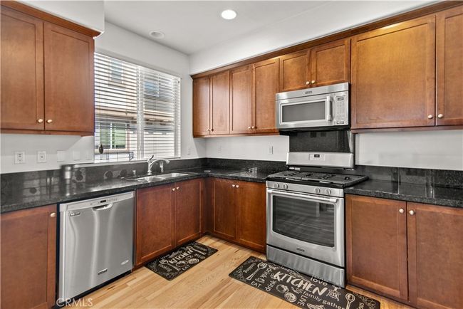 168 Royal Way, Condo with 2 bedrooms, 3 bathrooms and 2 parking in Upland CA | Image 9