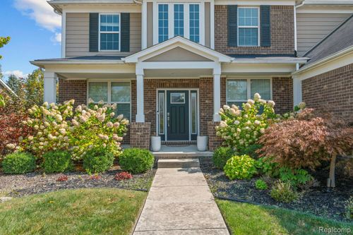 1526 Hickory Ridge Ct S, Canton, MI, 48187-1055 | Card Image