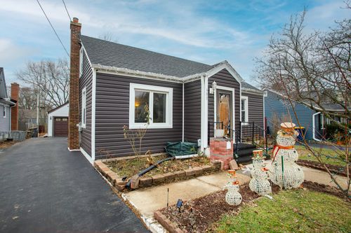 683 Columbia Ave, Elgin, IL, 60120-3948 | Card Image