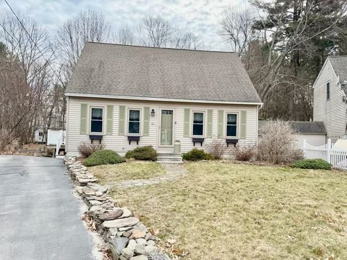 11 Linden St, Hudson, NH, 03051-4781 | Card Image