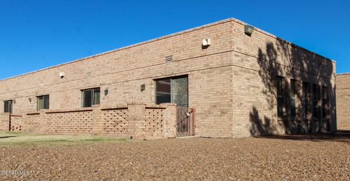 13c-7465 Stoney Hl, El Paso, TX, 79904 | Card Image