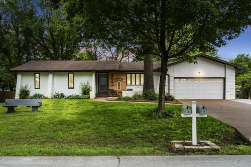 5065 S Sycamore Ave, Springfield, MO, 65810-2019 | Card Image