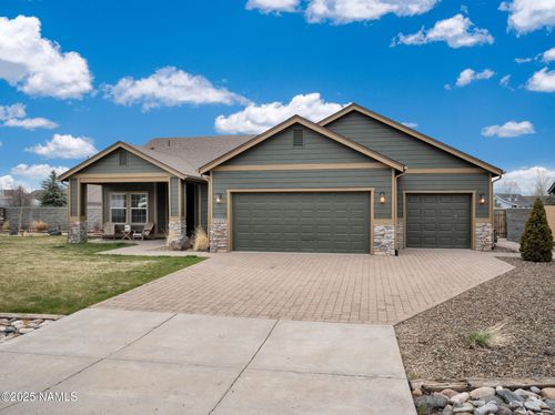 4323 Deer Springs Dr, Bellemont, AZ, 86015-5056 | Card Image