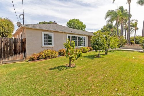 8546 Woodley Ave, North Hills, CA, 91343-5717 | Card Image