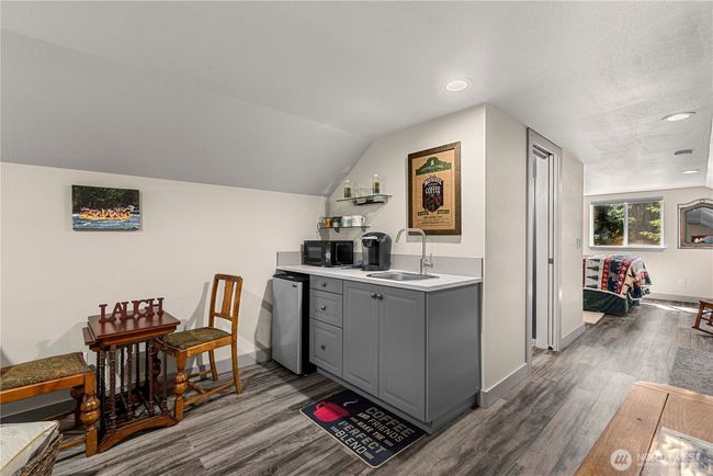 with wetbar/fridge | Image 30