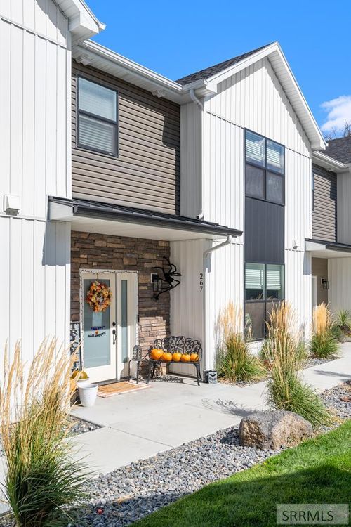 267 Blue Sky Ct, Sugar City, ID, 83448-5097 | Card Image