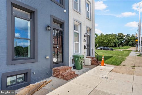 922 N Caroline St, BALTIMORE, MD, 21205-1043 | Card Image