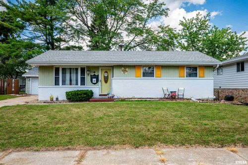 2227 W Westport Road, Peoria, IL, 61615 | Card Image