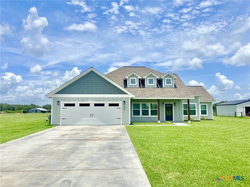 146 Meadow Creek Dr, Inez, TX, 77968-2101 | Card Image
