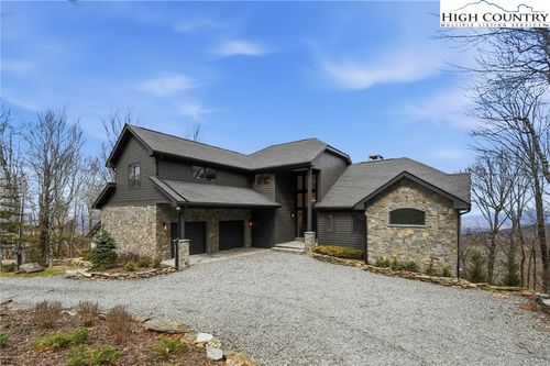 110 Pinnacle Ridge Rd, Beech Mountain, NC, 28604-8157 | Card Image
