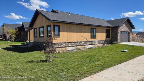 1015 Iroquois Ave, Driggs, ID, 83422 | Card Image