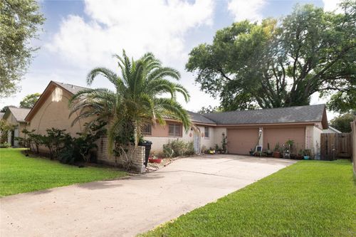 9211 Benning Dr, Houston, TX, 77031-2202 | Card Image