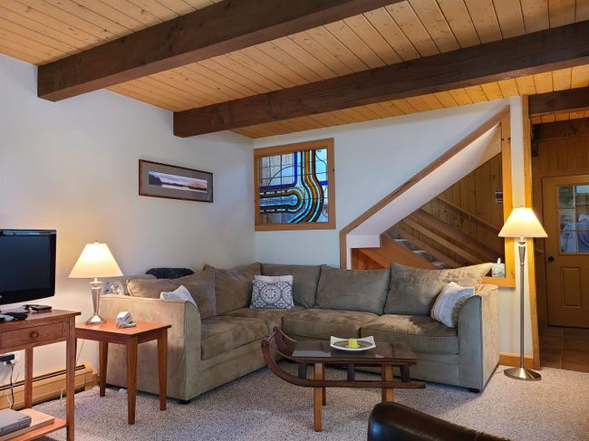 752A - 33 Clovers Way, Condo with 3 bedrooms, 3 bathrooms and null parking in Peru VT | Image 6
