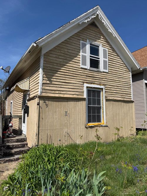 215 Green St, Michigan City, IN, 46360-4214 | Card Image