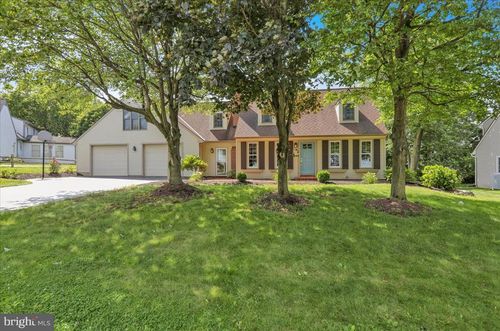 208 Queens Gate Rd, LITITZ, PA, 17543-8588 | Card Image