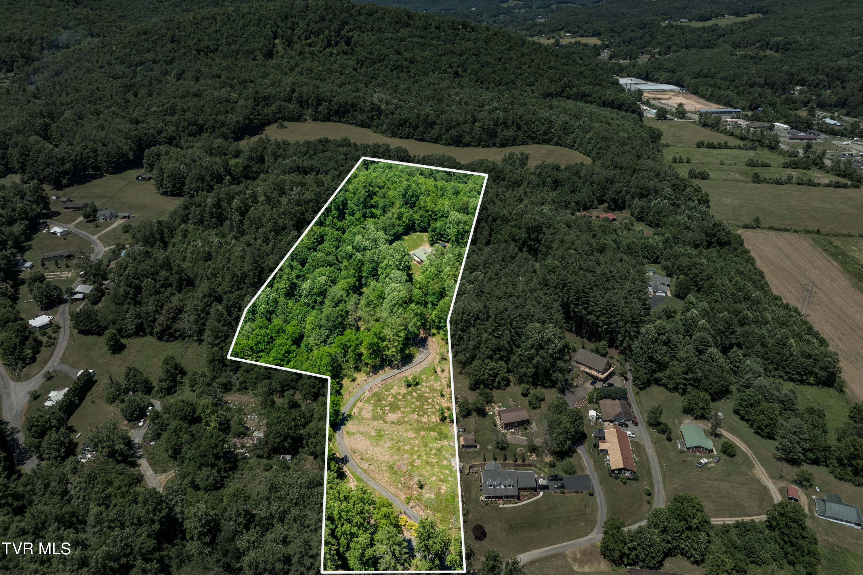Rainbow Rd, Mountain City, TN 37683