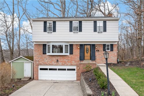 627 Berwick Ct, Pittsburgh, PA, 15237-4118 | Card Image
