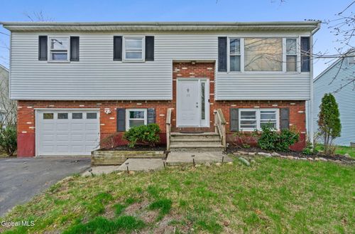 35 Start Ave, Rensselaer, NY, 12144-5018 | Card Image