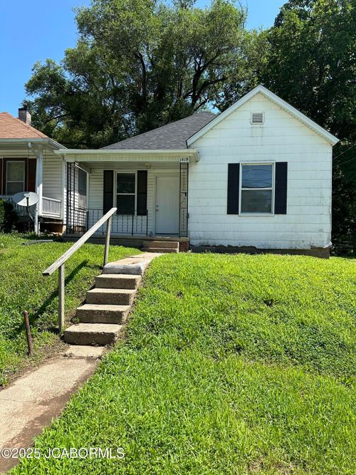 1419 E Miller St, Jefferson City, MO, 65101-4152 | Card Image