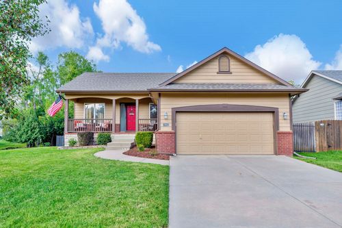 2902 E Lanners Cir, Wichita, KS, 67219-3027 | Card Image