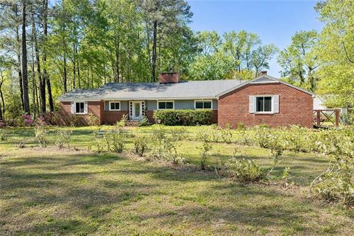 201 Robinhood Rd, Franklin, VA, 23851-2719 | Card Image