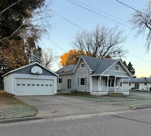 823 Graham Ave, Antigo, WI, 54409-1921 | Card Image