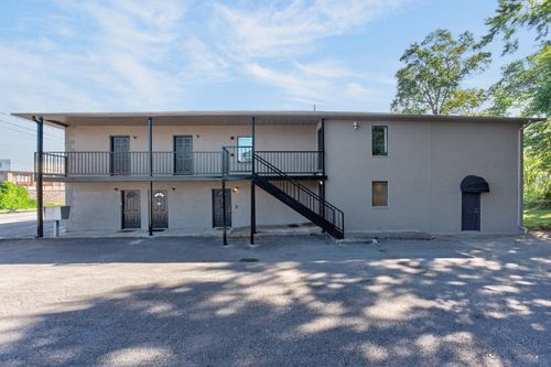 916 Sparta St, McMinnville, TN, 37110-1735 | Card Image
