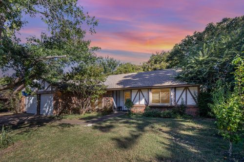 1631 Terrace St, Arlington, TX, 76012-4528 | Card Image
