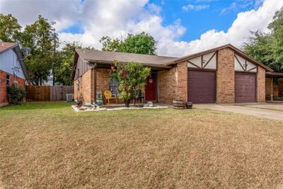 144 Meador Lane, Home with 4 bedrooms, 4 bathrooms and null parking in Burleson TX | Image 1